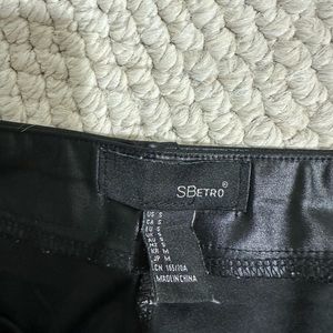 I bought this pant in the outside mall last twos years